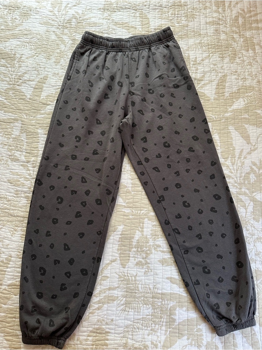 Hippie Rose Women’s Black Gray Leopard Joggers Size Medium